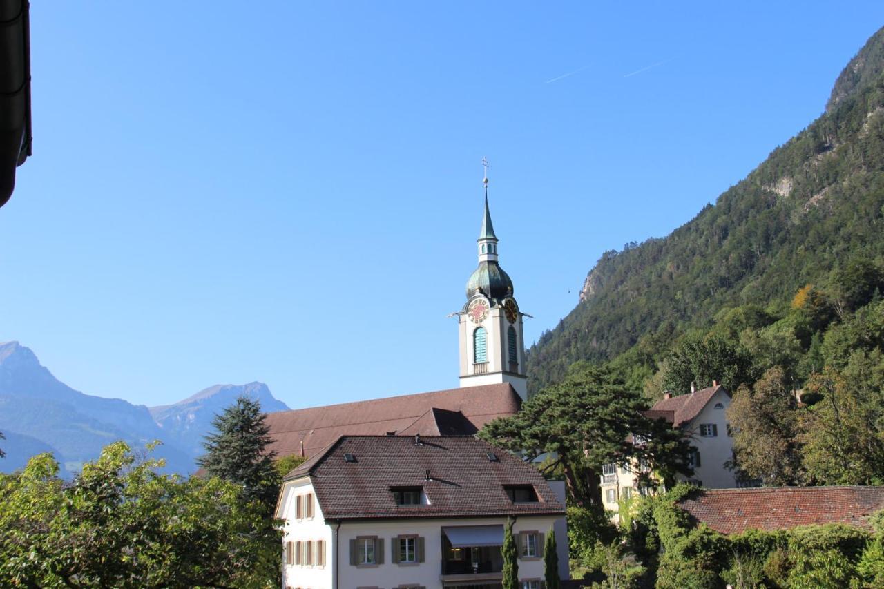 Zum Schwarzen Loewen Hotel Altdorf Exterior photo